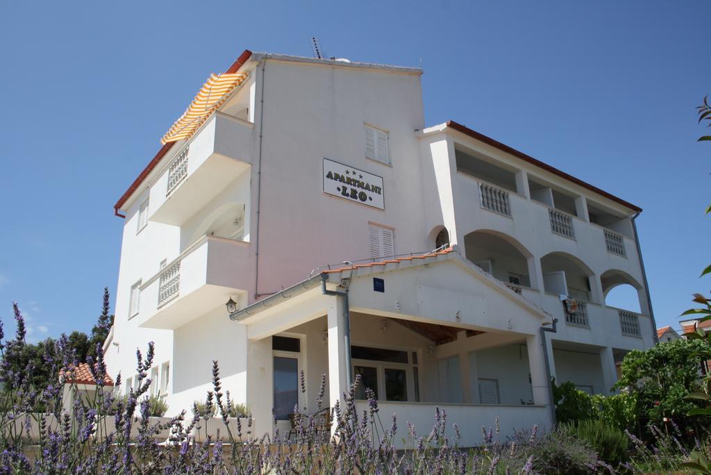 Apartments Leo Petrcane Exterior foto